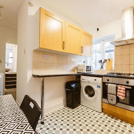 Mile End Double Rooms 86A Лондон Экстерьер фото