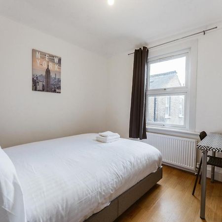 Mile End Double Rooms 86A Лондон Экстерьер фото