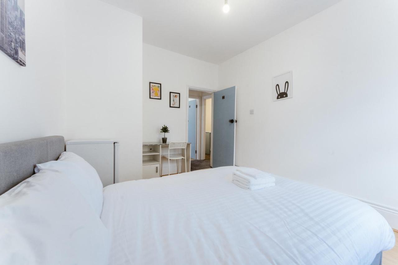 Mile End Double Rooms 86A Лондон Экстерьер фото